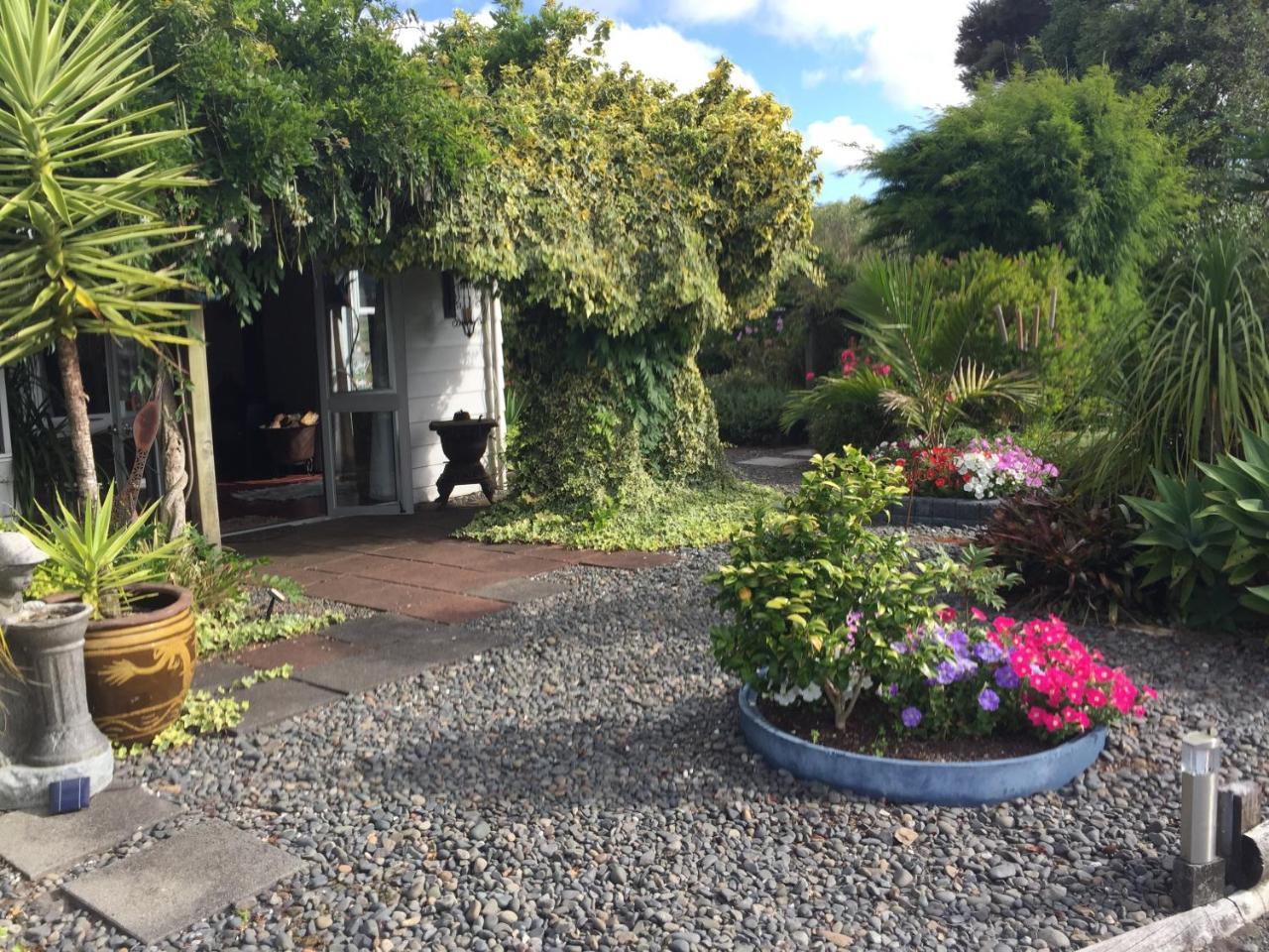 The Olive Grove Guest House Te Kopuru Exterior foto